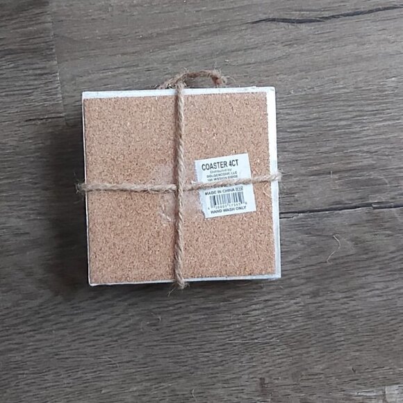 4 Piece Red Snowflake Coaster Set - Picture 2 of 2